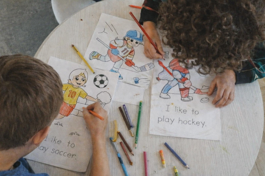 Coloring and Learning Verbs